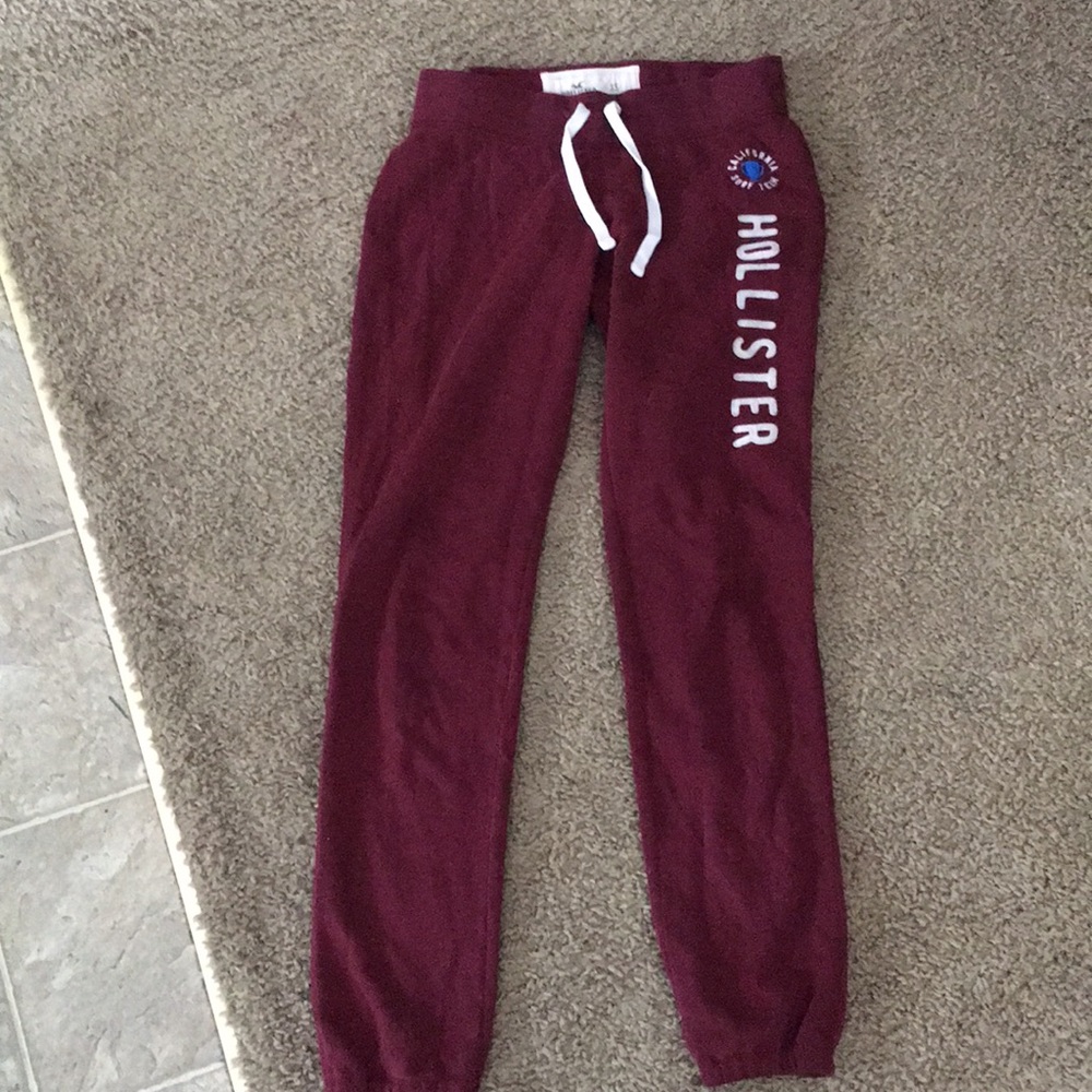 Hollister maroon sweatpants